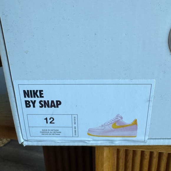 Nike x Snapchat - Limited Release Air Force 1 - Size 12 - Picture 4 of 5